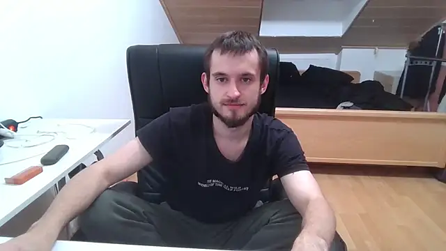 Snapshot of Bez3ybik chatting on 10-13-25, 06:41 Bez3ybik online show from 10-13-25, 06:41