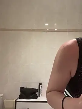 BrumeLove online show from 04-21-26, 02:01