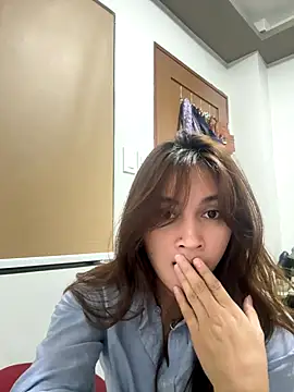 LanySylvia online show from 10-20-25, 03:01