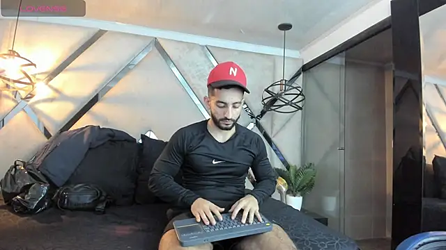 Yiyo10  online show from 04-21-26, 03:35