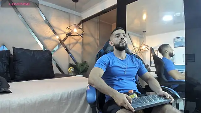 Yiyo10  online show from 04-24-26, 04:26