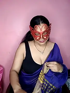 Snapshot of MEERAcle chatting on 05-07-26, 02:55 MEERAcle online show from 05-07-26, 02:55