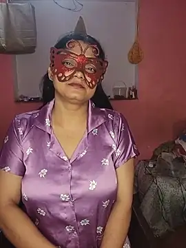 Snapshot of MEERAcle chatting on 06-06-26, 10:47 MEERAcle online show from 06-06-26, 10:47