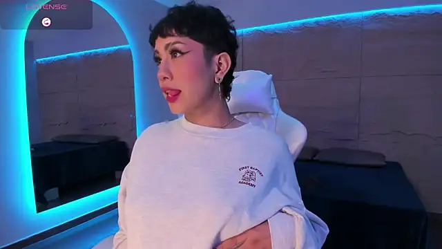 Snapshot of ZahaRose chatting on 09-21-25, 08:32 ZahaRose online show from 09-21-25, 08:32