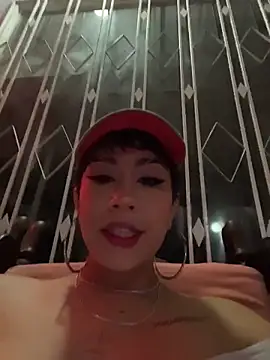 ZahaRose online show from 11-18-25, 03:34