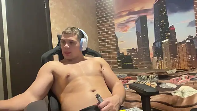 MusclePhantom online show from 10-22-25, 08:08