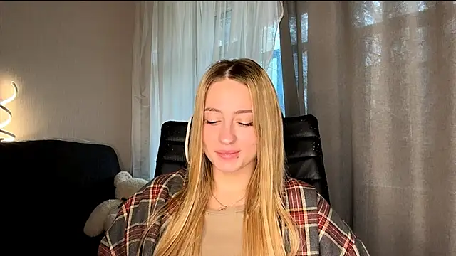 Jetta Corsacami online show from 10-24-25, 06:43