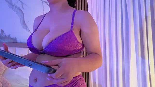 LunaRosse  online show from 10-19-25, 11:33