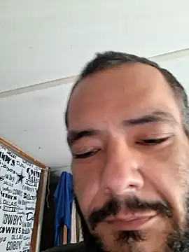 Snapshot of MassedParidae chatting on 03-19-26, 04:55 MassedParidae online show from 03-19-26, 04:55