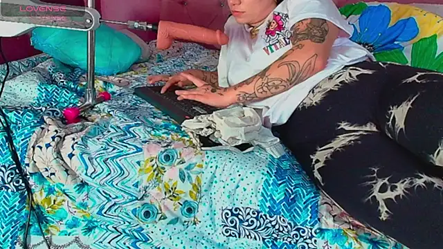 Lali HOtt online show from 09-29-25, 07:30