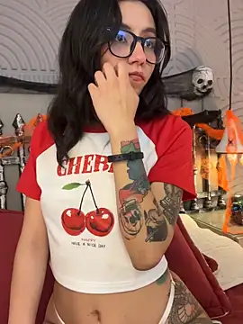 eviegothel  online show from 11-05-25, 08:20