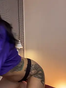 eviegothel  online show from 11-13-25, 08:19