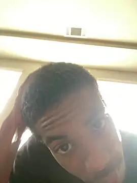 Snapshot of huhgtr chatting on 11-15-25, 07:32 huhgtr online show from 11-15-25, 07:32