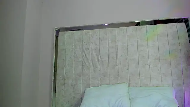 Snapshot of Nezuko_16 chatting on 09-28-25, 04:18 Nezuko 16 online show from 09-28-25, 04:18