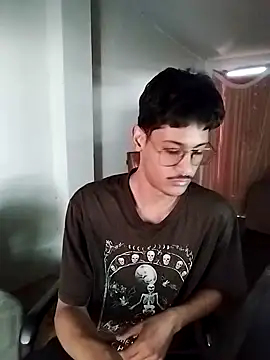 Snapshot of Mago666_ chatting on 10-03-25, 06:49 Mago666  online show from 10-03-25, 06:49