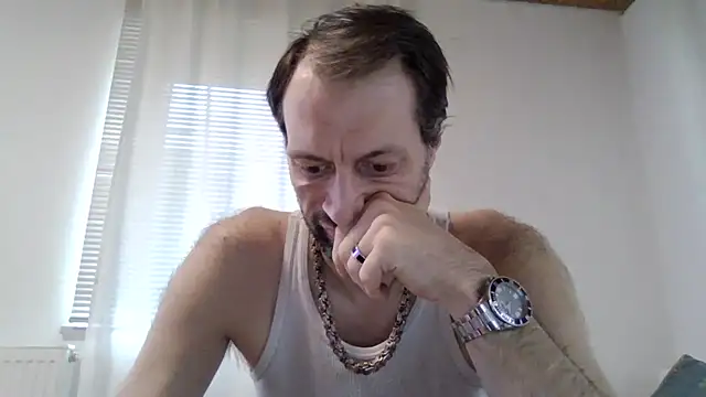 Snapshot of XLBarehengst chatting on 10-25-25, 08:55 XLBarehengst online show from 10-25-25, 08:55