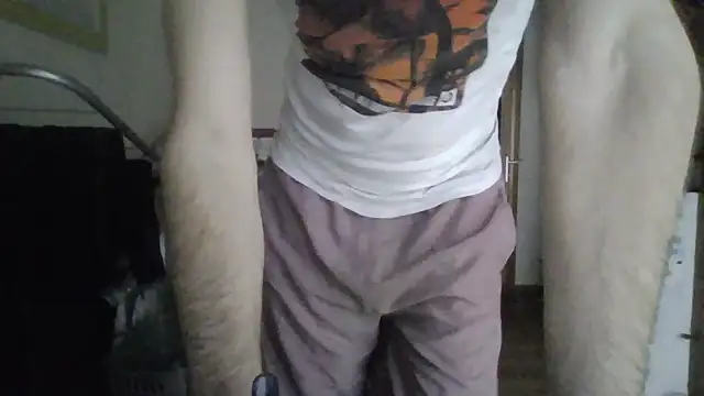 Snapshot of XLBarehengst chatting on 12-17-25, 02:12 XLBarehengst online show from 12-17-25, 02:12