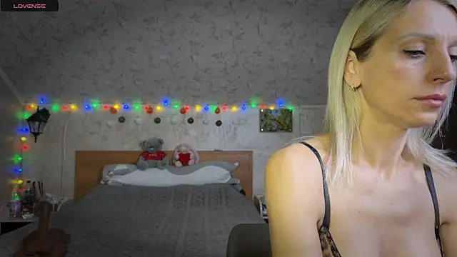 CleoSecret online show from 12-17-25, 04:18