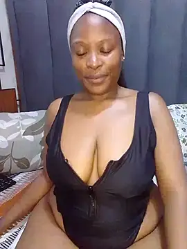 MrsMxx25 online show from 10-07-25, 10:07