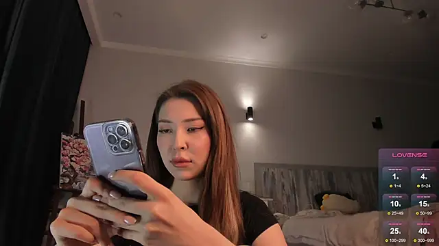 Snapshot of devaivy chatting on 12-02-25, 11:15 devaivy online show from 12-02-25, 11:15