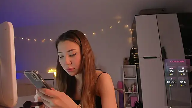 Snapshot of devaivy chatting on 01-18-26, 12:09 devaivy online show from 01-18-26, 12:09