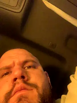 Snapshot of shakeweight chatting on 10-25-25, 07:27 shakeweight online show from 10-25-25, 07:27