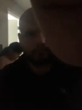 Snapshot of shakeweight chatting on 11-15-25, 09:39 shakeweight online show from 11-15-25, 09:39