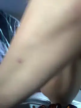 Snapshot of shakeweight chatting on 11-18-25, 07:51 shakeweight online show from 11-18-25, 07:51