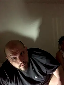 Snapshot of shakeweight chatting on 11-28-25, 04:37 shakeweight online show from 11-28-25, 04:37