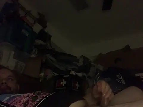 Snapshot of shakeweight chatting on 04-11-26, 04:39 shakeweight online show from 04-11-26, 04:39