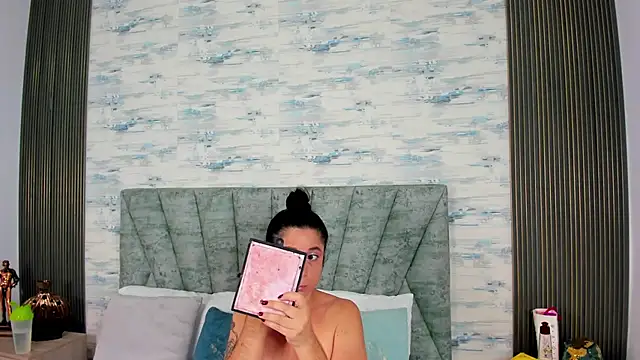 ShanelEvans online show from 09-23-25, 07:06