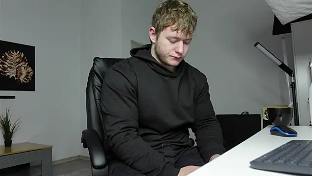 Richard Dullas online show from 10-05-25, 05:28