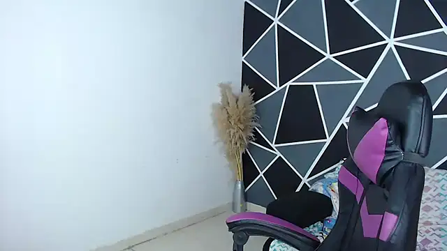 Snapshot of karol_the_warrior chatting on 09-26-25, 10:03 karol the warrior online show from 09-26-25, 10:03