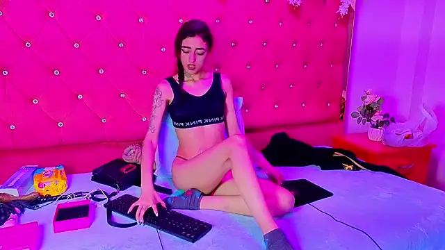 Snapshot of _Maleja_19_ chatting on 02-18-26, 03:46 Maleja 19 online show from 02-18-26, 03:46