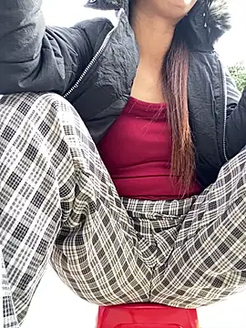 Huong-Ly online show from 12-20-25, 02:51