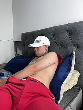 Snapshot of jordan_422 chatting on 09-19-25, 03:24 jordan 422 online show from 09-19-25, 03:24