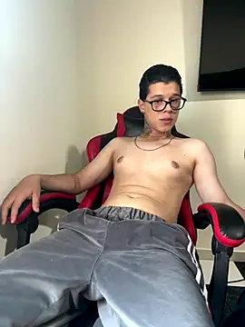 Snapshot of jordan_422 chatting on 12-13-25, 08:58 jordan 422 online show from 12-13-25, 08:58