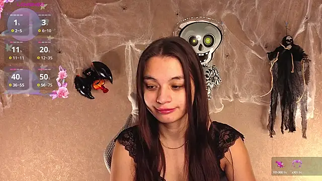 Snapshot of Leila_Hefner chatting on 10-14-25, 02:23 Leila Hefner online show from 10-14-25, 02:23