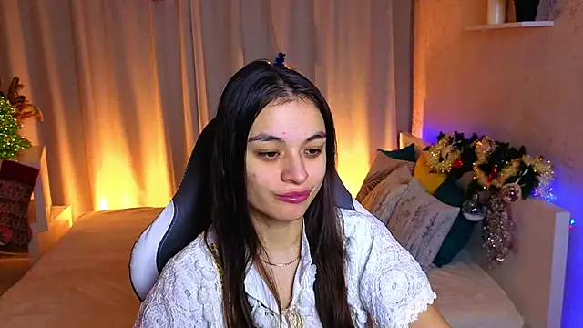 Snapshot of Leila_Hefner chatting on 12-05-25, 02:42 Leila Hefner online show from 12-05-25, 02:42