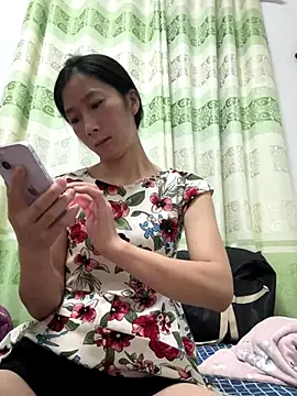 crhong666 online show from 09-10-25, 08:53