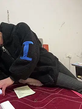 crhong666 online show from 12-14-25, 12:27