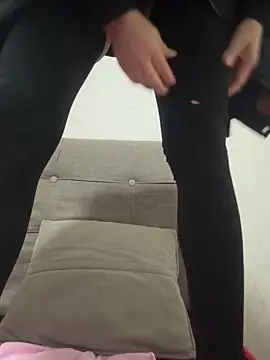 crhong666 online show from 02-03-26, 12:42