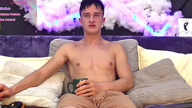 Snapshot of SirReed chatting on 09-26-25, 02:59 SirReed online show from 09-26-25, 02:59