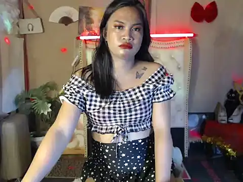 miss laila  online show from 09-18-25, 11:01