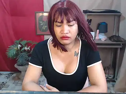 miss laila  online show from 12-21-25, 10:11