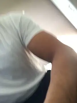 Snapshot of lewis91 chatting on 09-27-25, 02:00 lewis91 online show from 09-27-25, 02:00