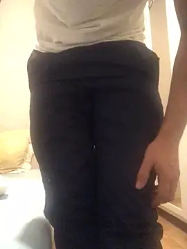 Snapshot of lewis91 chatting on 10-29-25, 09:49 lewis91 online show from 10-29-25, 09:49