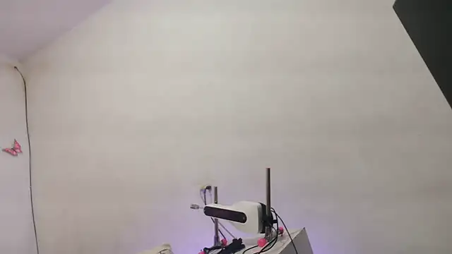 yhazan blake88 online show from 10-21-25, 06:19