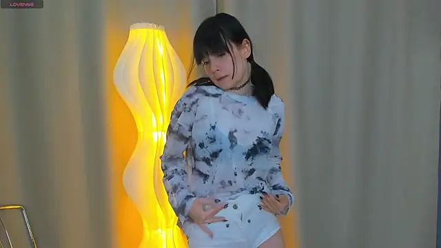 Honeey Beee online show from 09-23-25, 07:39