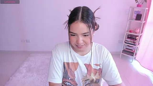 Snapshot of Alana_Banana_ chatting on 11-21-25, 01:43 Alana Banana online show from 11-21-25, 01:43